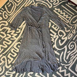 Abercrombie & Fitch Navy Blue White Floral Size L Midi Wrap Dress